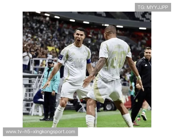 C罗的伤停与停赛新闻牵动全球媒体神经